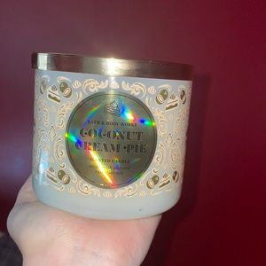 Bath and Body Works Coconut Cream Pie 3 Wick Candle